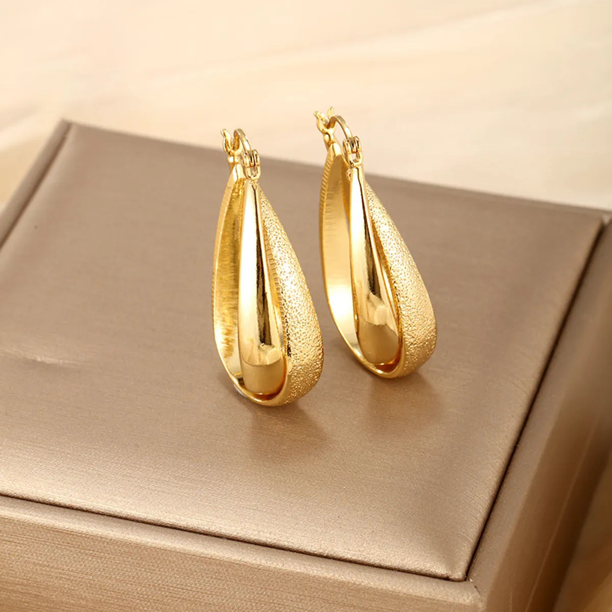 1 Pair Retro XUPING Simple Style Solid Color Plating Copper 18K Gold Plated Earrings