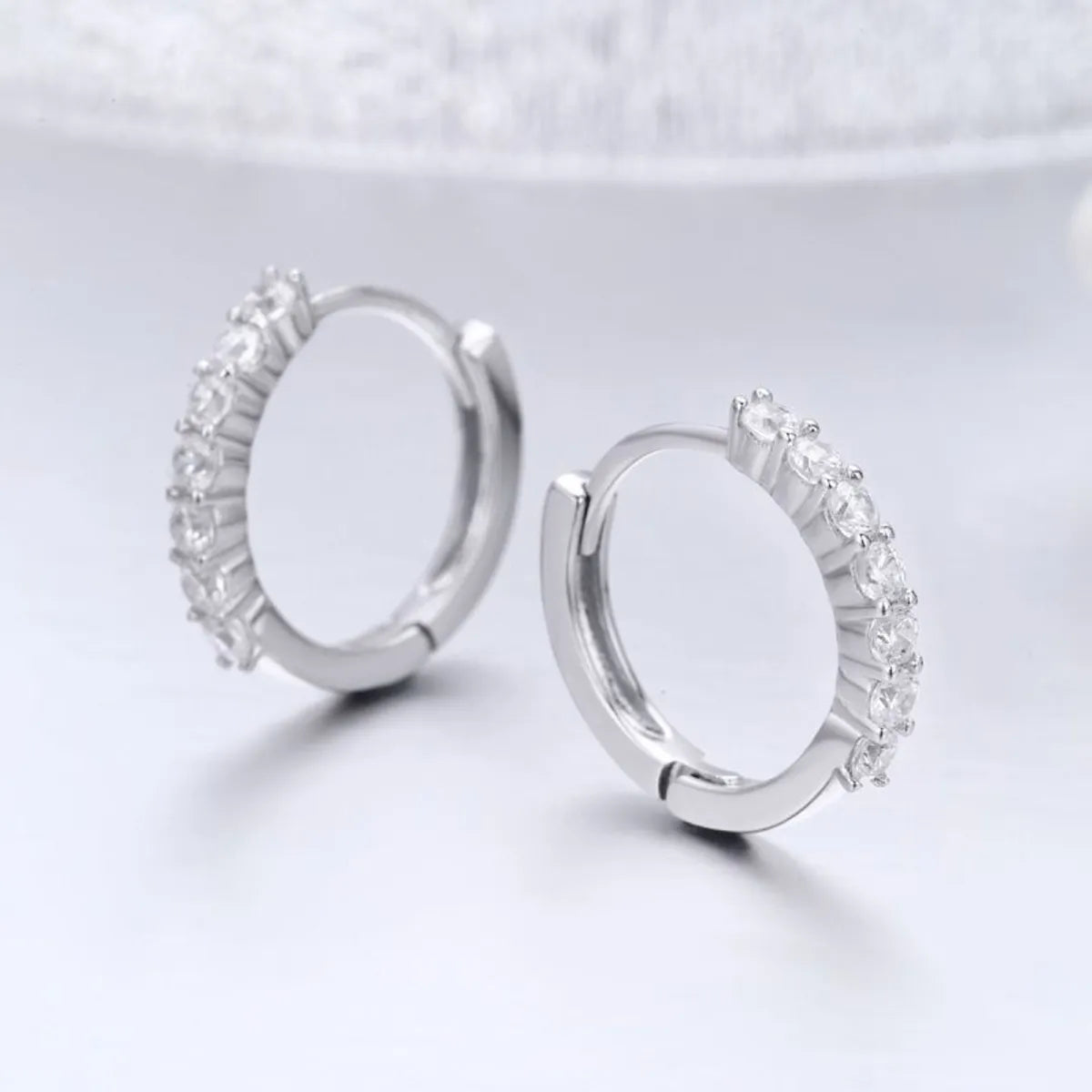 1 Pair Romantic Round Inlay Sterling Silver Zircon Earrings