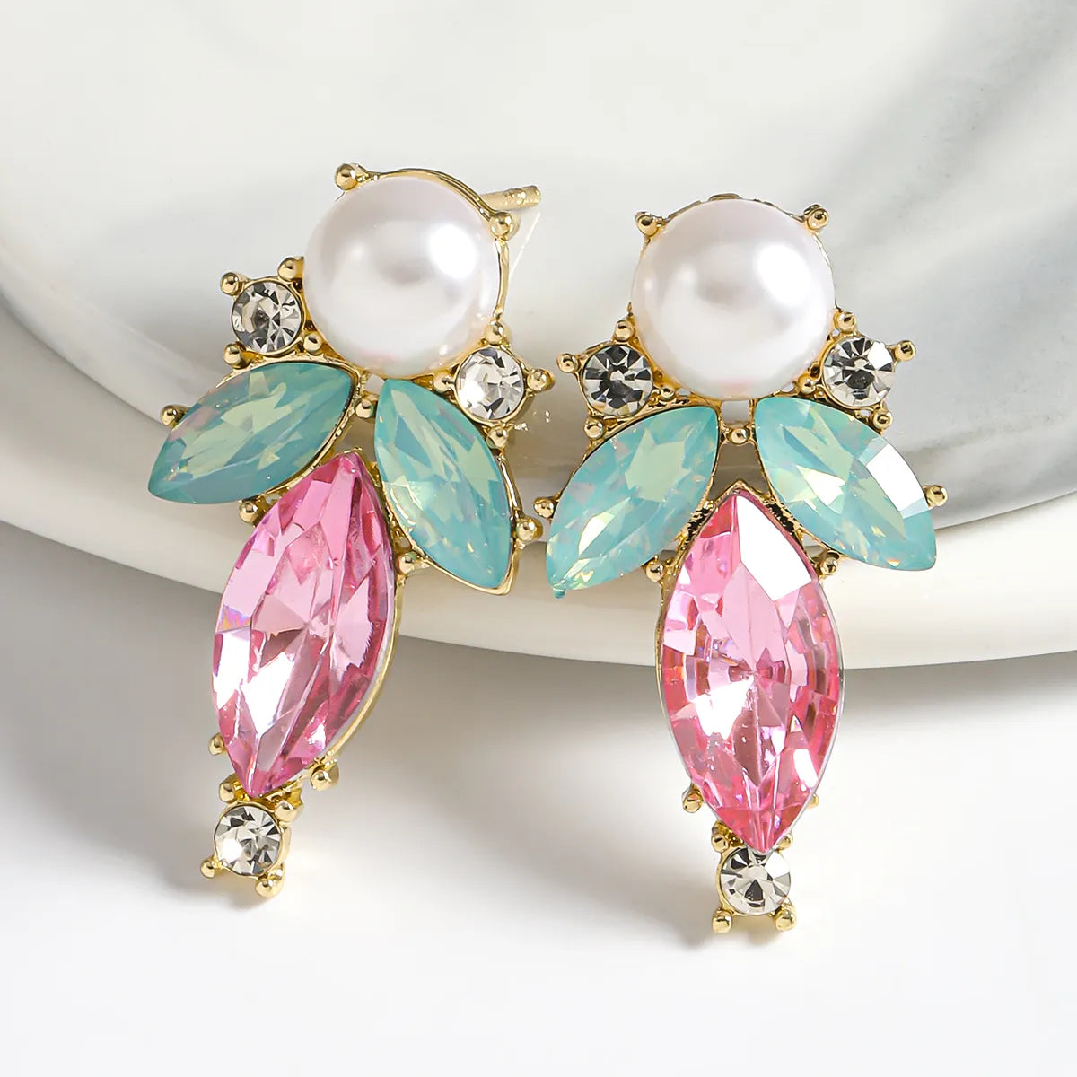 1 Pair Romantic Shiny Leaves Water Droplets Inlay Alloy Gem Pearl Zircon Ear Studs