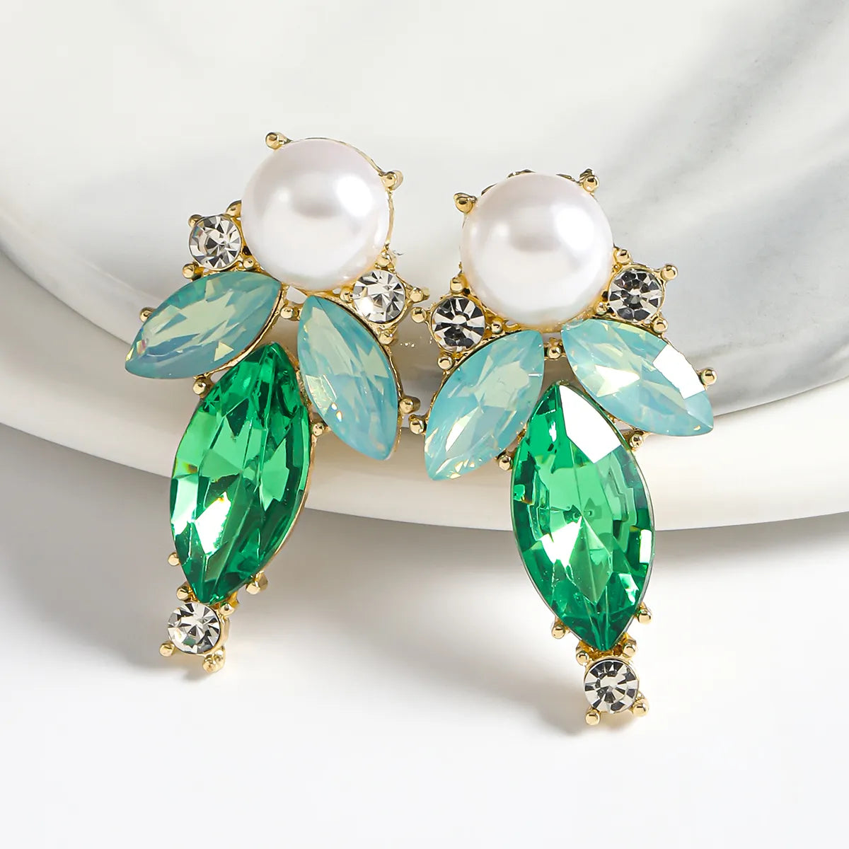 1 Pair Romantic Shiny Leaves Water Droplets Inlay Alloy Gem Pearl Zircon Ear Studs