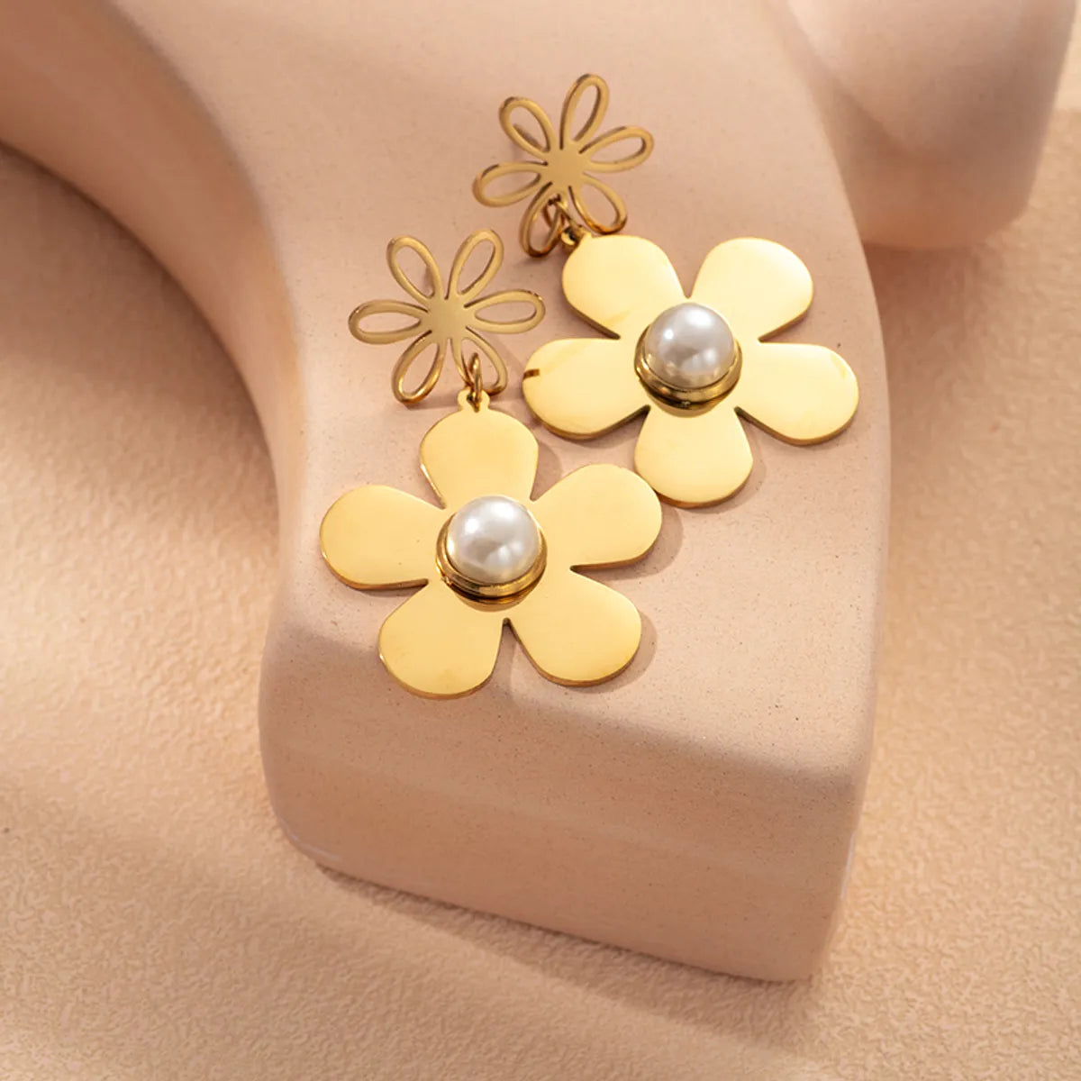 1 Pair Romantic Sweet Flower Plating Inlay Stainless Steel Artificial Pearls Gold Plated Drop Earrings