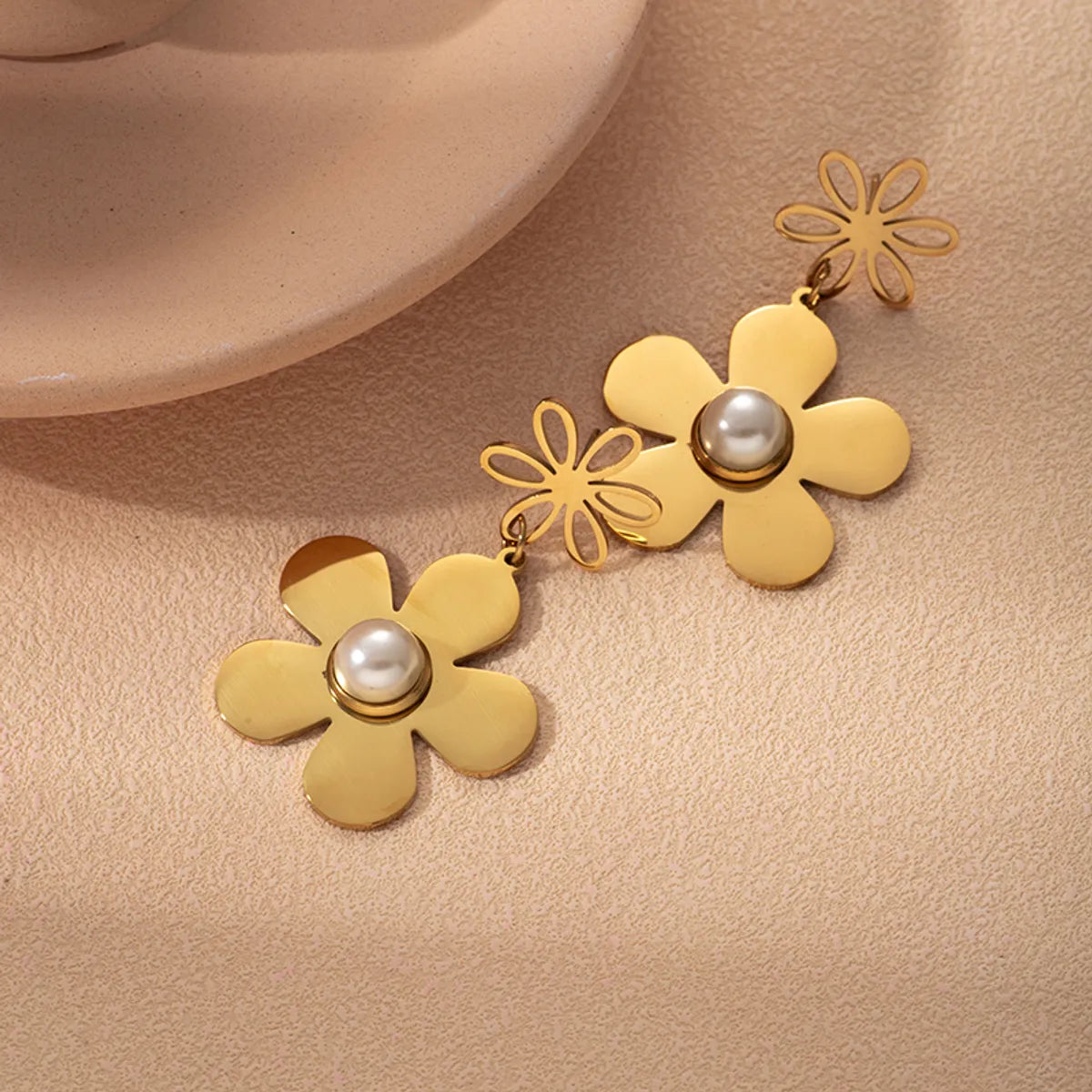 1 Pair Romantic Sweet Flower Plating Inlay Stainless Steel Artificial Pearls Gold Plated Drop Earrings