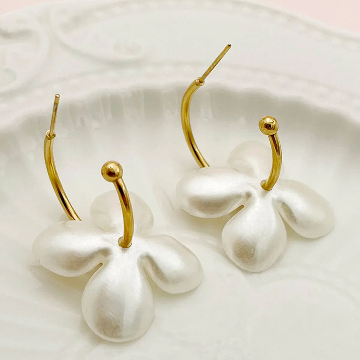 1 Pair Romantic Sweet Flower Plating Inlay Stainless Steel Shell Gold Plated Earrings