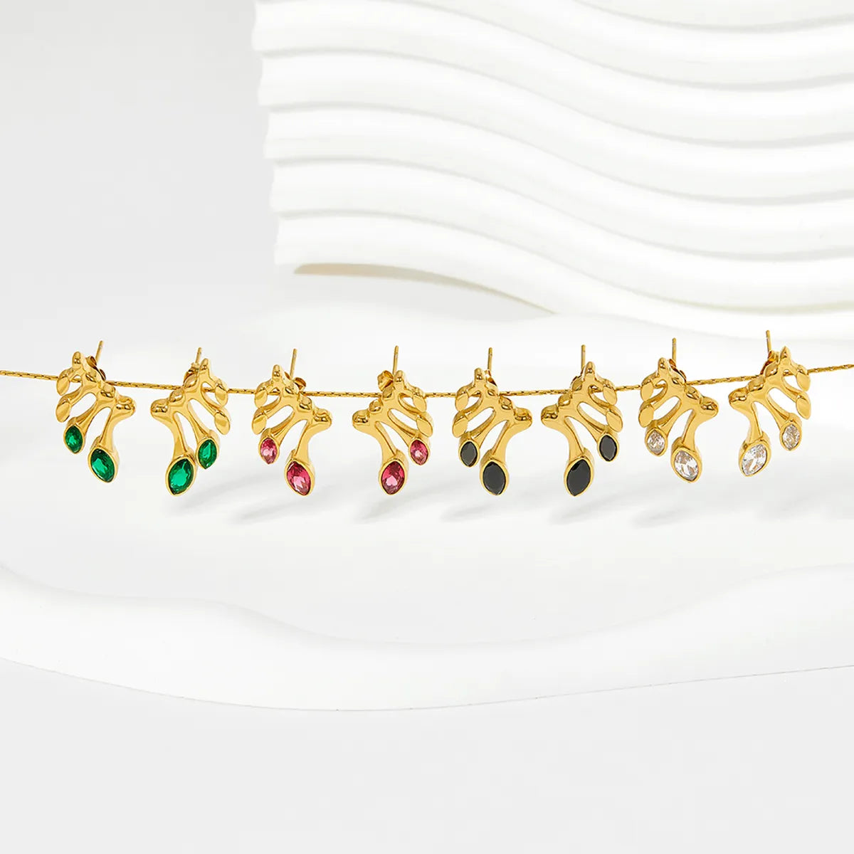 1 Pair Simple Style Artistic Leaf Plating Inlay Stainless Steel Zircon Gold Plated Ear Studs