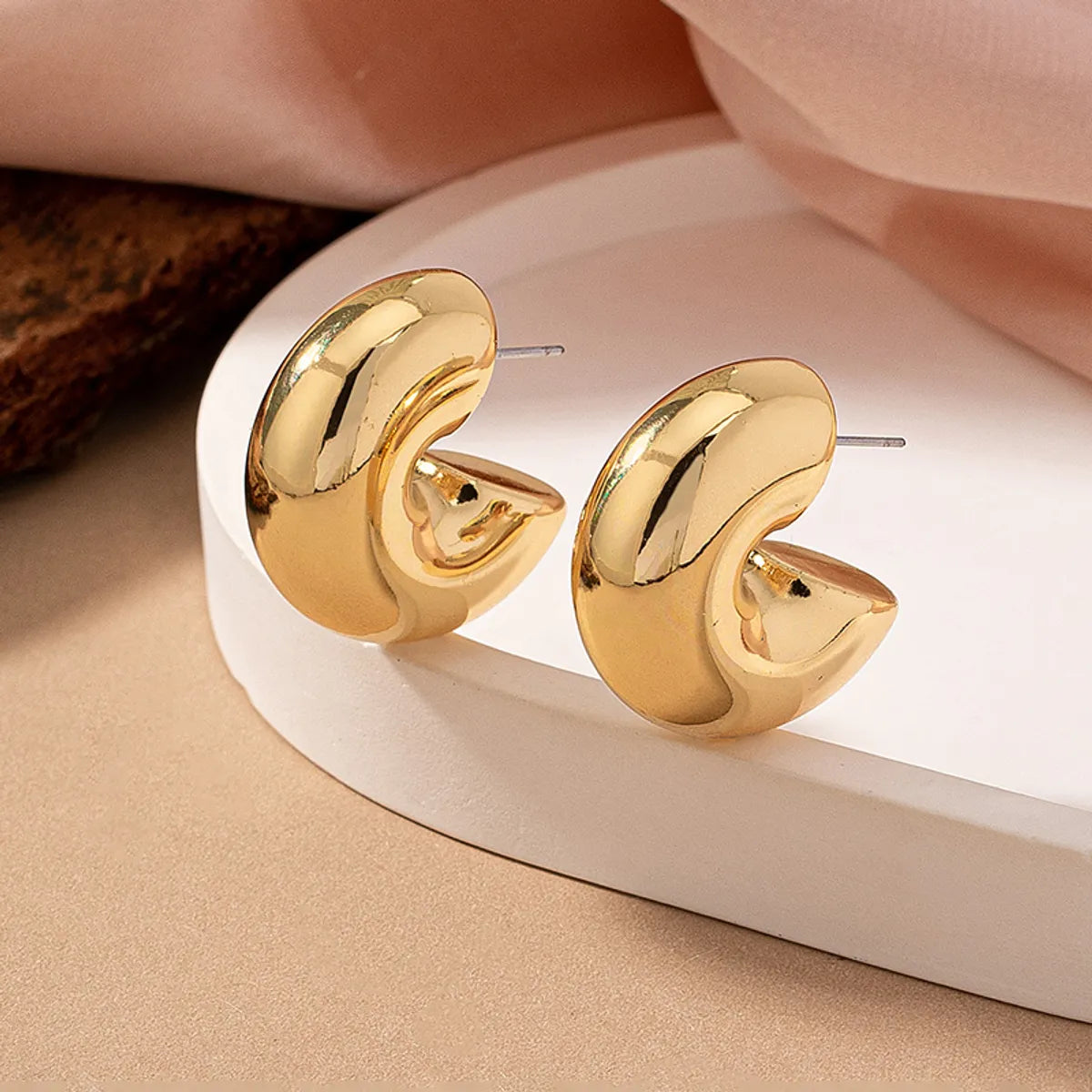 1 Pair Simple Style C Shape Plating Arylic 14k Gold Plated Silver Plated Ear Studs