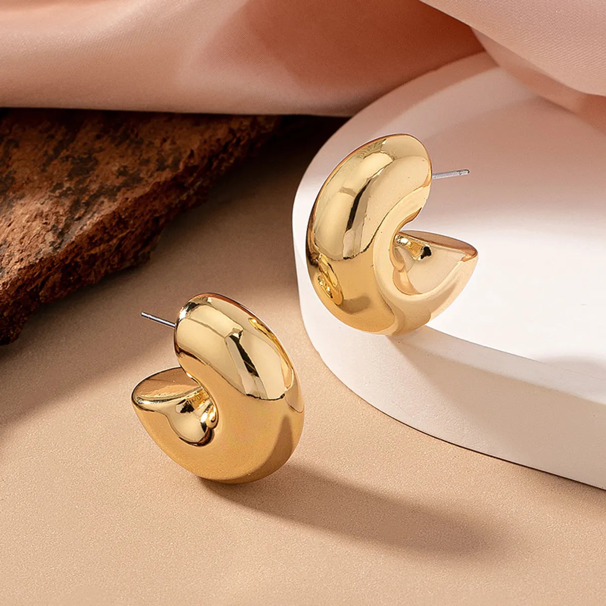 1 Pair Simple Style C Shape Plating Arylic 14k Gold Plated Silver Plated Ear Studs