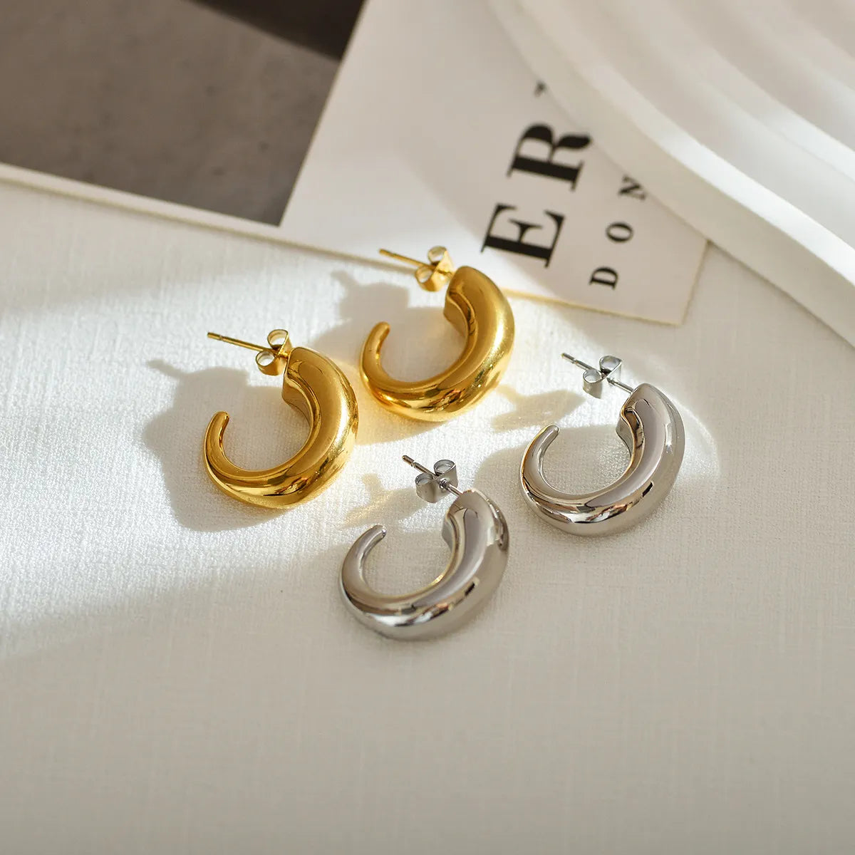 1 Pair Simple Style C Shape Stainless Steel Ear Studs