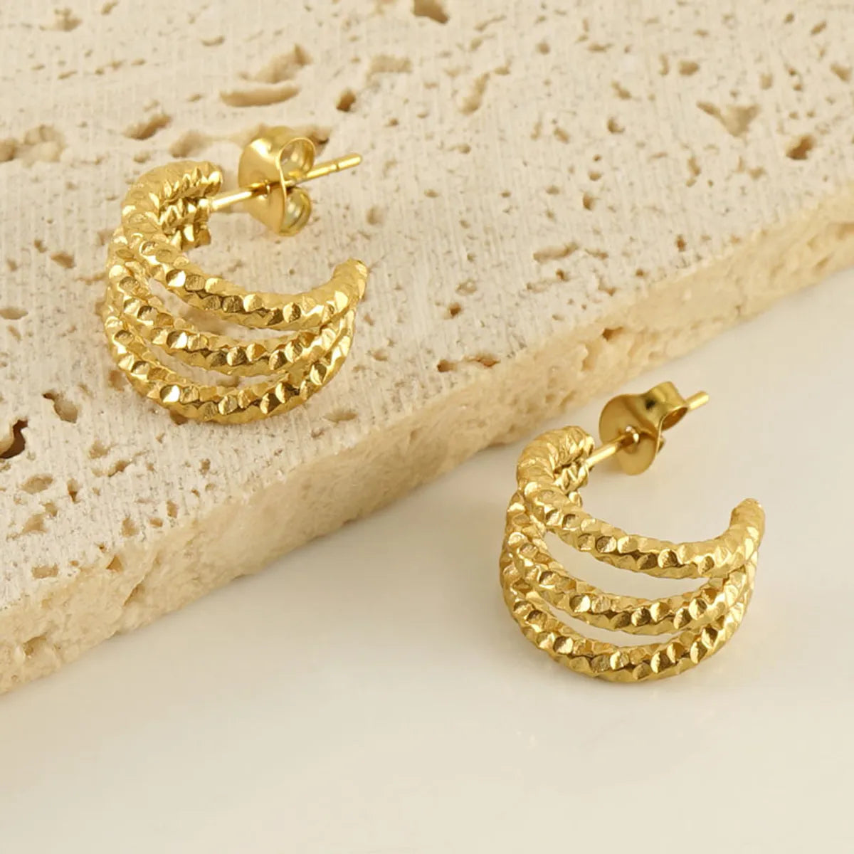 1 Pair Simple Style C Shape Plating Stainless Steel 18k Gold Plated Ear Studs