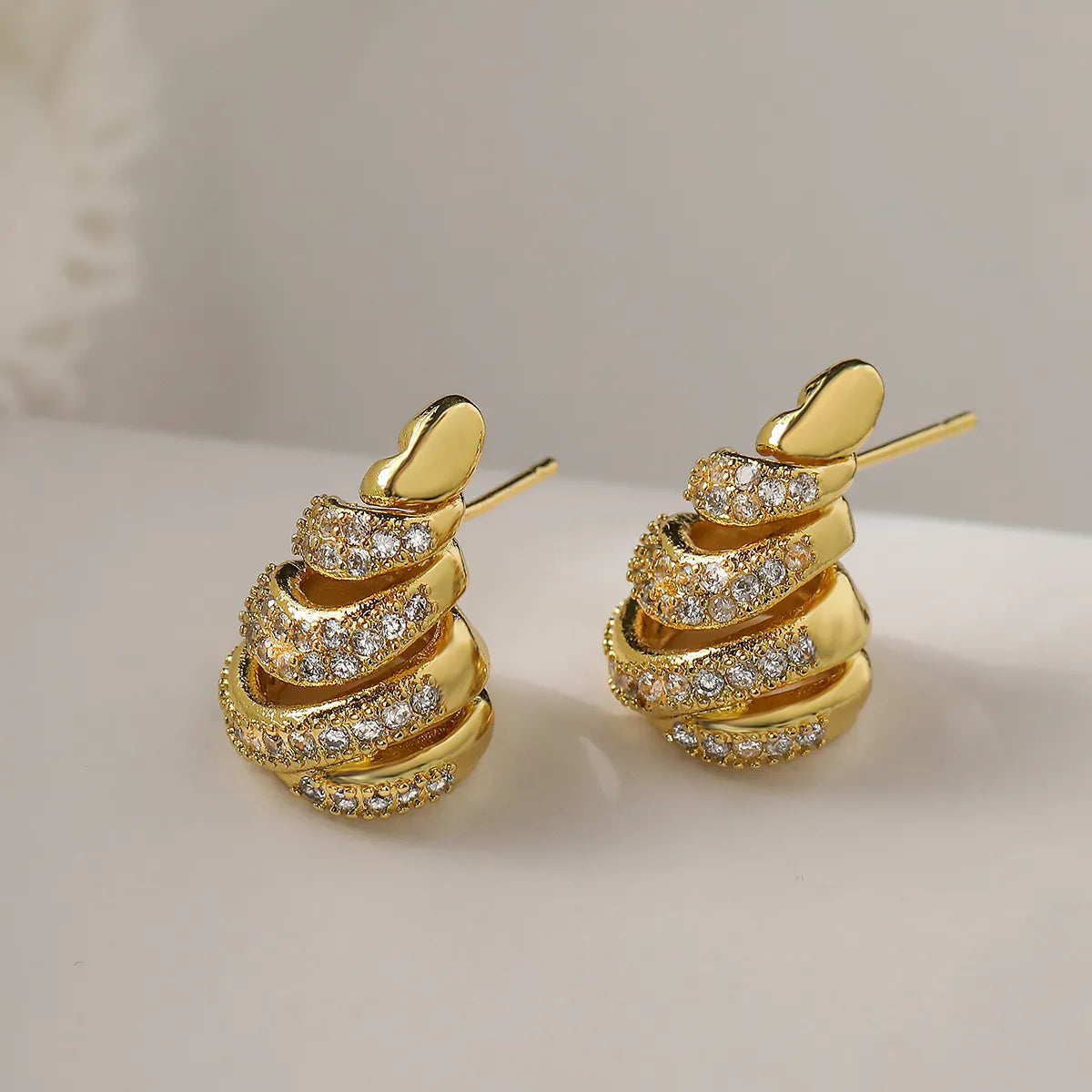 1 Pair Simple Style C Shape Water Droplets Solid Color Plating Inlay Copper Zircon 18k Gold Plated Ear Studs