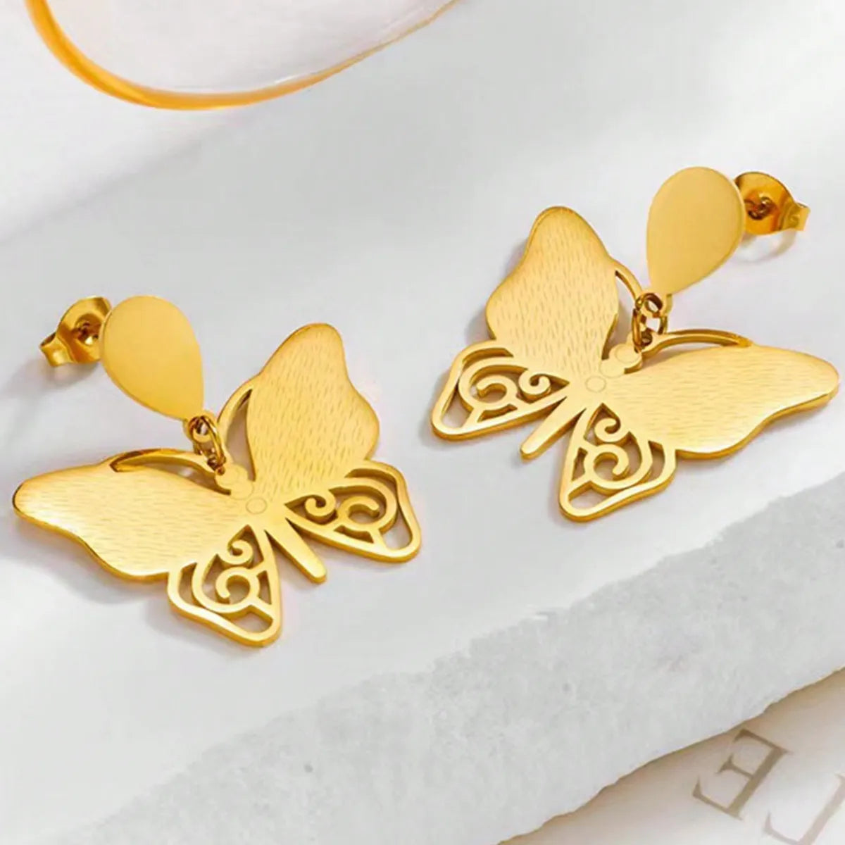 1 Pair Simple Style Classic Style Animal Flower Butterfly Plating Carving 304 Stainless Steel 18K Gold Plated Drop Earrings