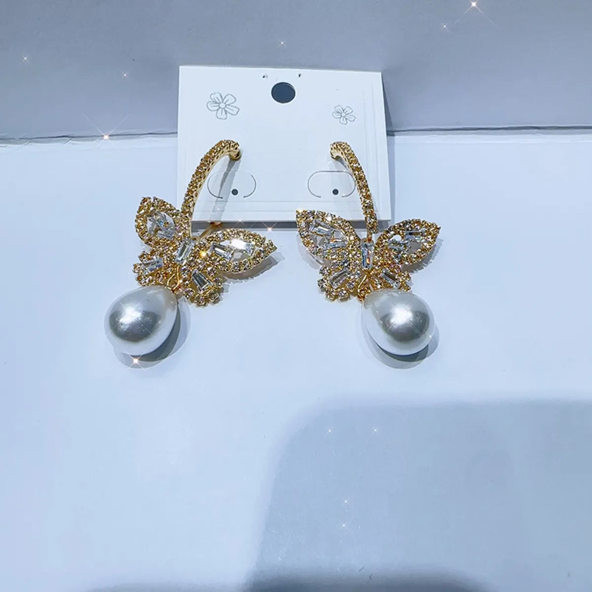 1 Pair Simple Style Classic Style Butterfly Plating Inlay Brass Rhinestones Zircon Gold Plated Drop Earrings