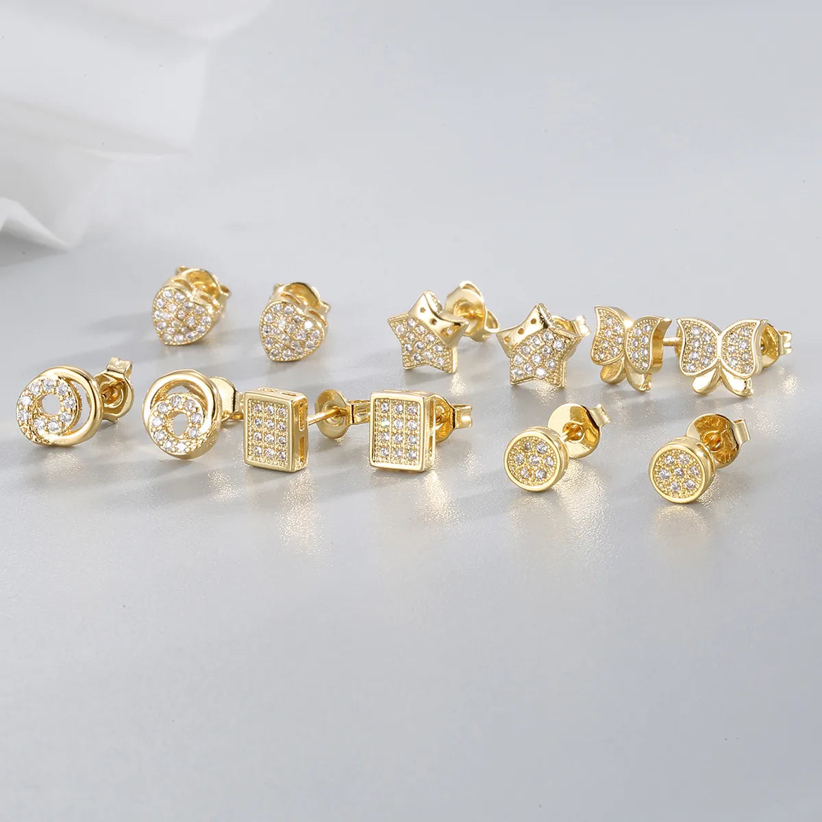 1 Pair Simple Style Classic Style Butterfly Plating Inlay Brass Zircon 18K Gold Plated Ear Studs