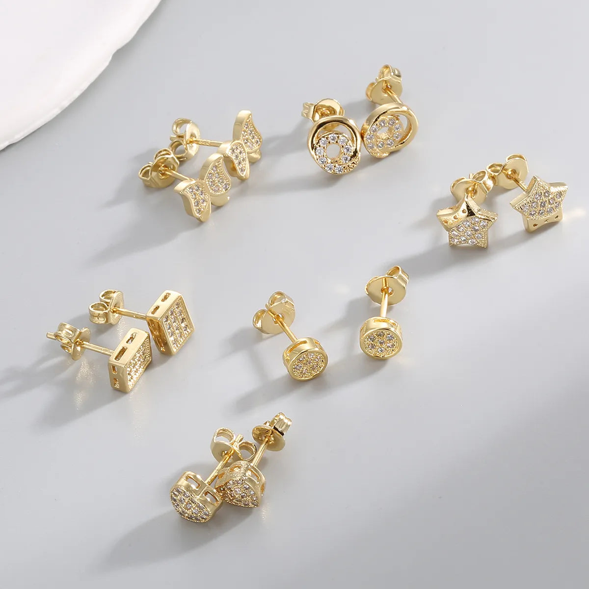 1 Pair Simple Style Classic Style Butterfly Plating Inlay Brass Zircon 18K Gold Plated Ear Studs