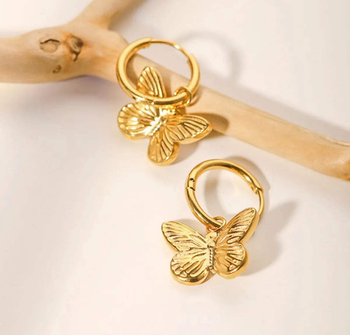 1 Pair Simple Style Classic Style Butterfly Plating Titanium Steel 18k Gold Plated Drop Earrings