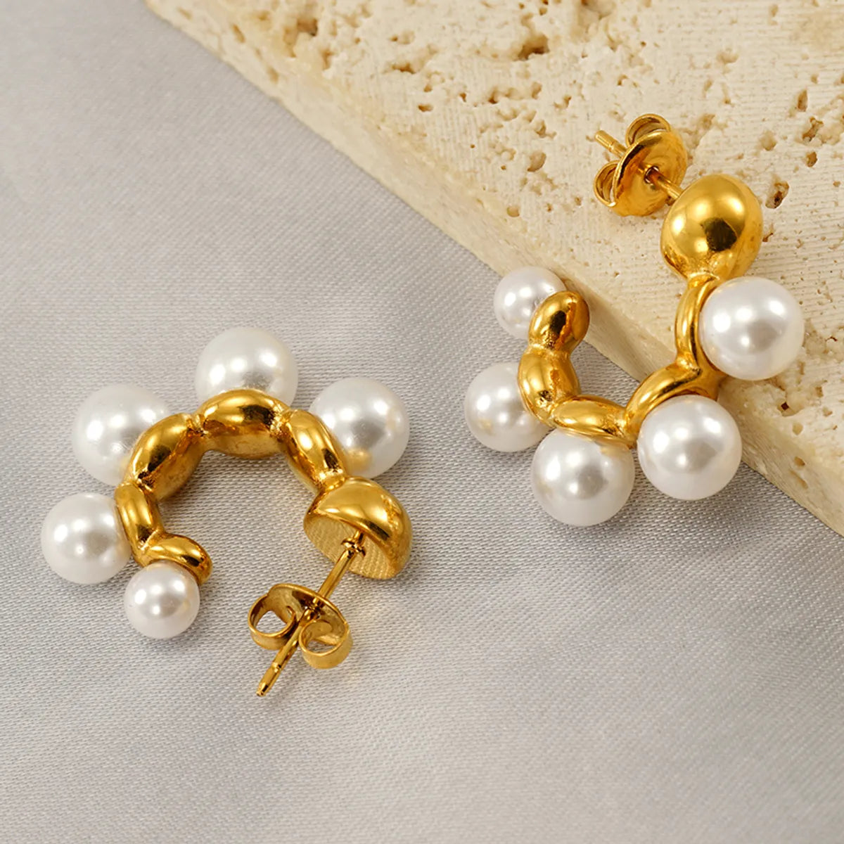 1 Pair Simple Style Classic Style C Shape Inlay 304 Stainless Steel Artificial Pearls 18K Gold Plated Ear Studs