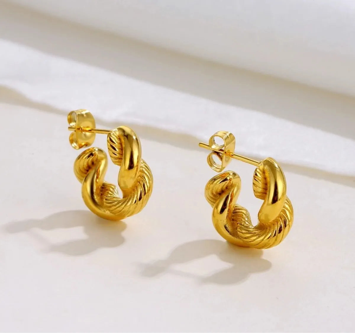 1 Pair Simple Style Classic Style C Shape Plating Titanium Steel 18k Gold Plated Ear Studs