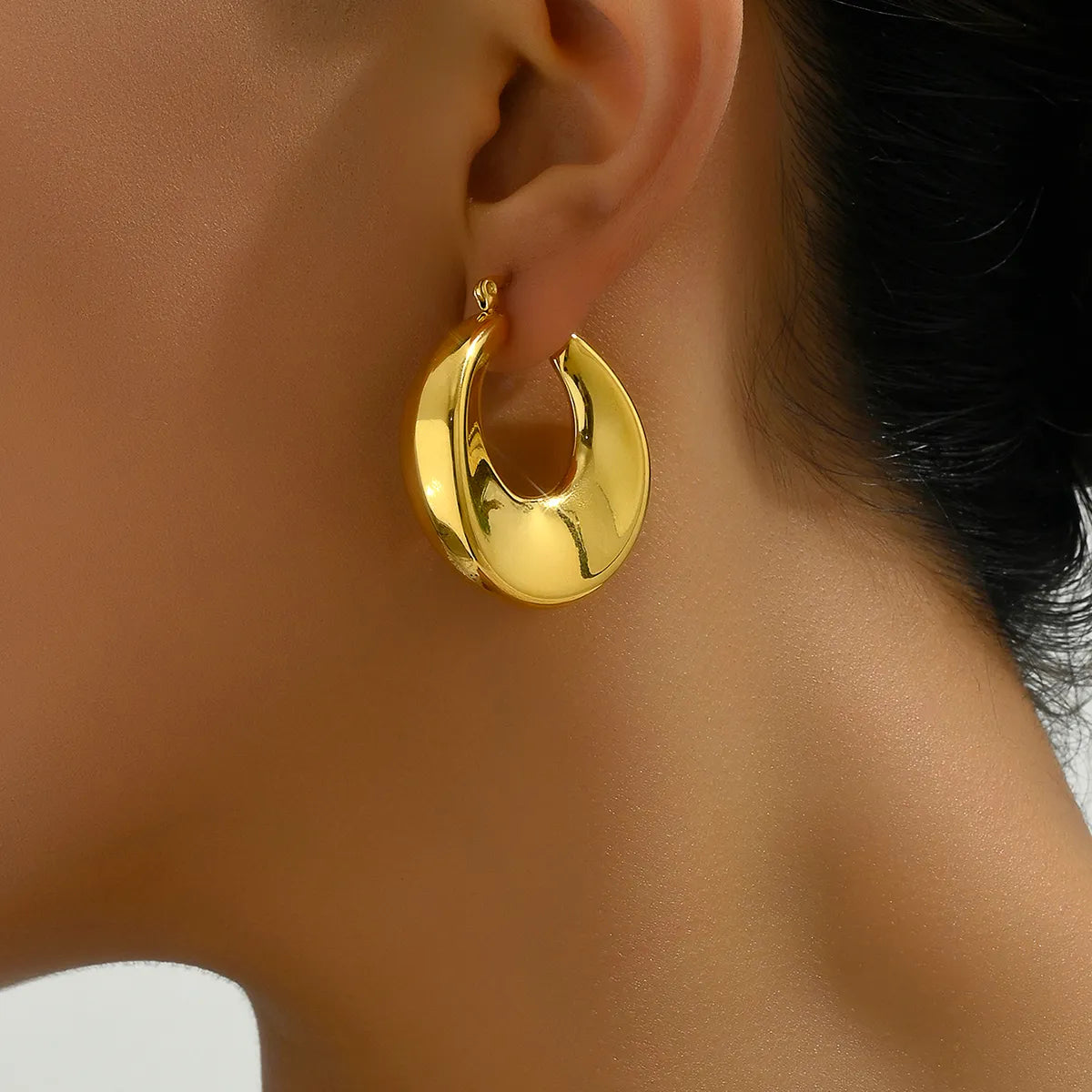 1 Pair Simple Style Classic Style C Shape Plating 304 Stainless Steel Titanium Steel 18K Gold Plated Ear Studs