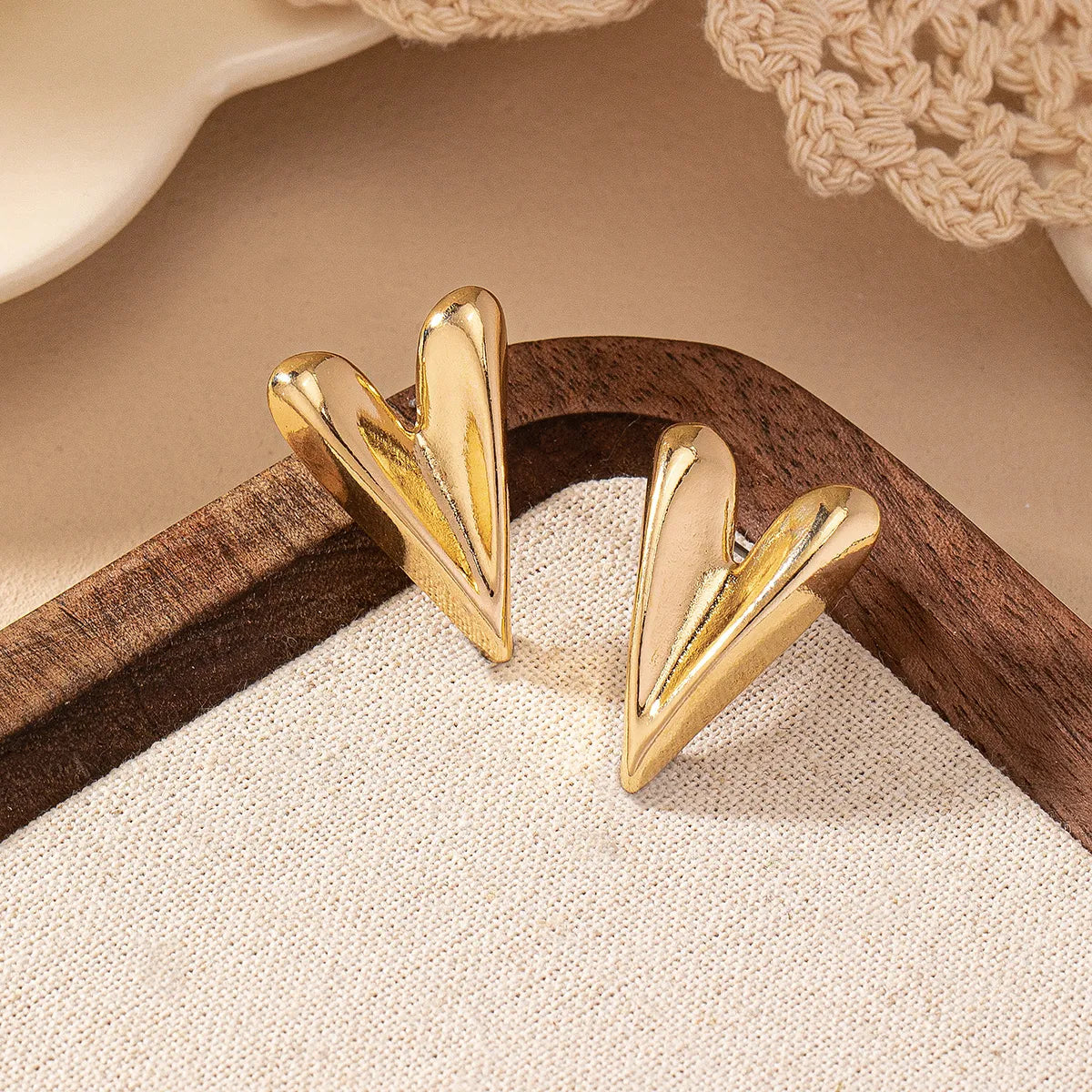 1 Pair Simple Style Classic Style Commute Heart Shape Alloy Ear Studs