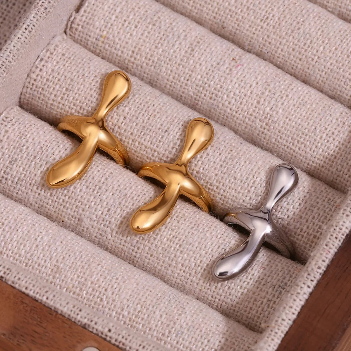 1 Pair Simple Style Classic Style Cross Plating Stainless Steel 18k Gold Plated Ear Cuffs