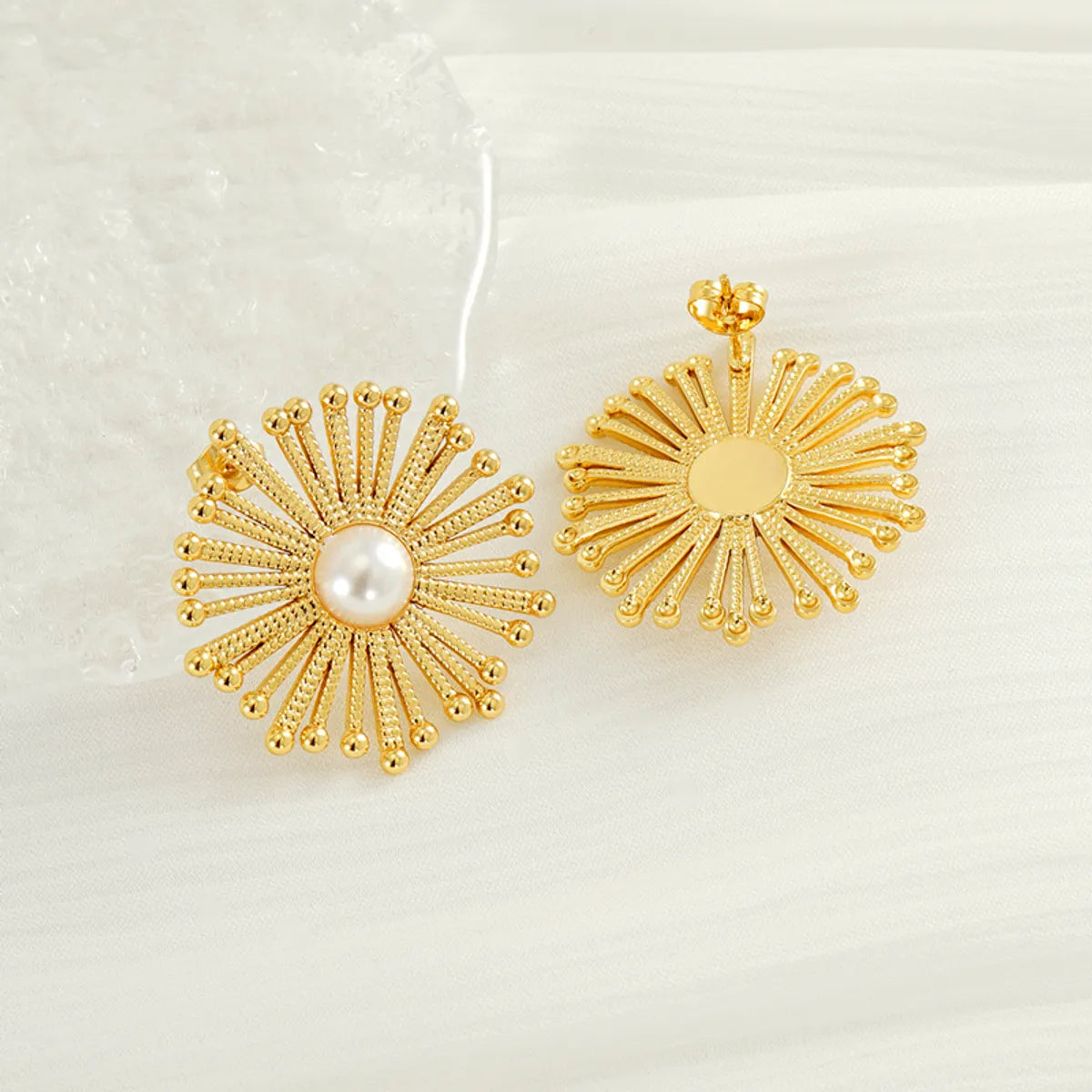 1 Pair Simple Style Classic Style Dandelion Plating Inlay 304 Stainless Steel Artificial Pearls 18K Gold Plated Ear Studs