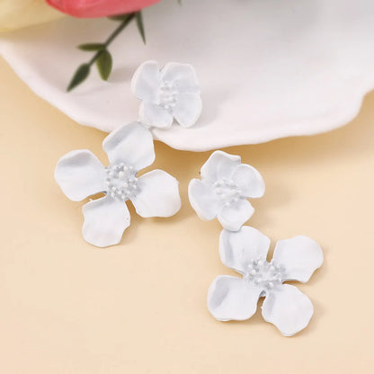 1 Pair Simple Style Classic Style Flower Patchwork Zinc Alloy Drop Earrings