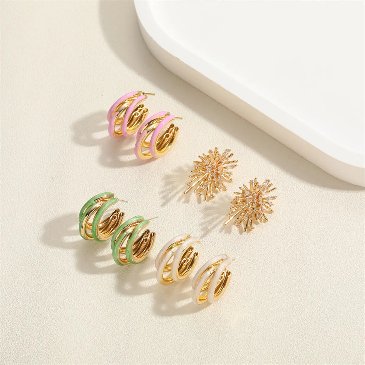 1 Pair Simple Style Classic Style Flower Plating Alloy Copper 14k Gold Plated Gold White K Ear Studs