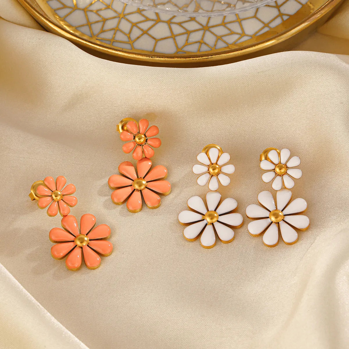 1 Pair Simple Style Classic Style Flower Plating Inlay 304 Stainless Steel Resin 18K Gold Plated Drop Earrings