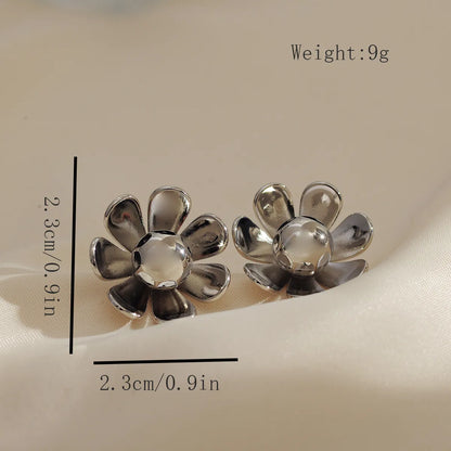 1 Pair Simple Style Classic Style Flower Plating Inlay Copper Pearl Gold Plated Ear Studs