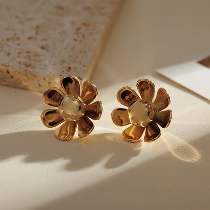 1 Pair Simple Style Classic Style Flower Plating Inlay Copper Pearl Gold Plated Ear Studs