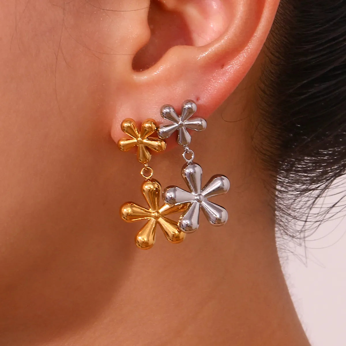 1 Pair Simple Style Classic Style Flower Plating Stainless Steel 18k Gold Plated Ear Studs