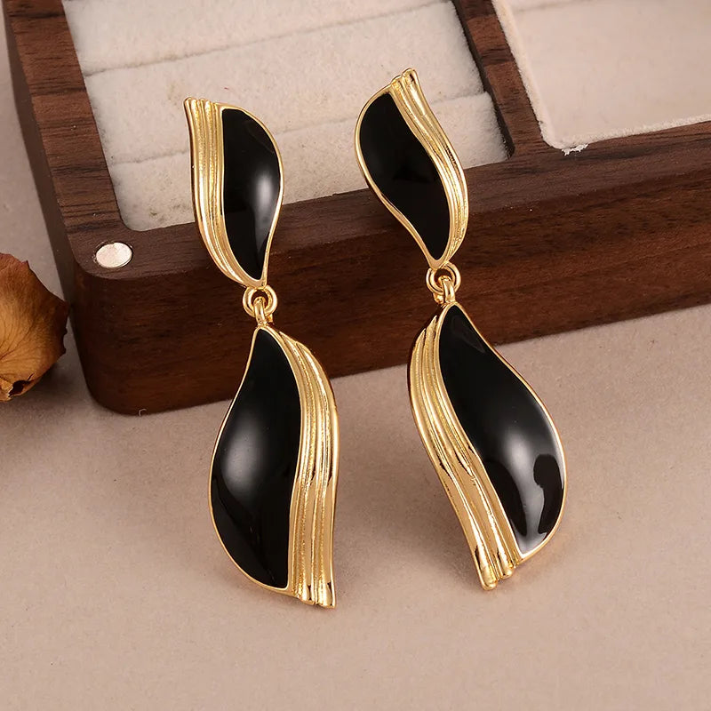 1 Pair Simple Style Classic Style Geometric Enamel Plating Alloy Copper 18K Gold Plated Drop Earrings