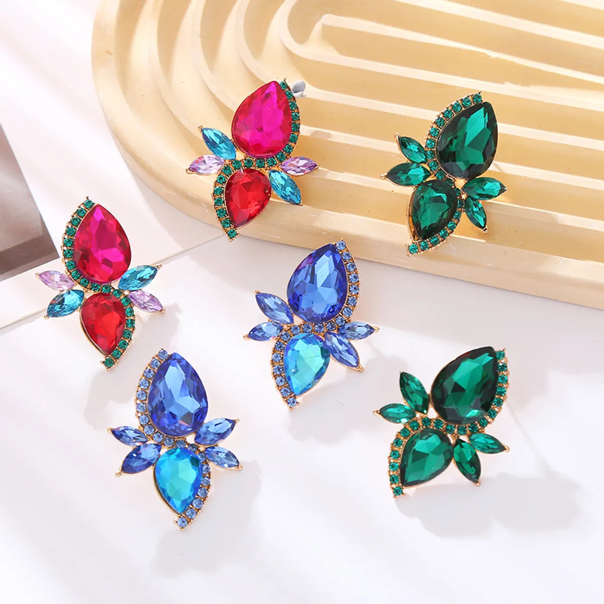 1 Pair Simple Style Classic Style Geometric Inlay Artificial Crystal Glass Rhinestones Ear Studs