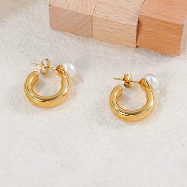 1 Pair Simple Style Classic Style Geometric Solid Color Plating Inlay 304 Stainless Steel Imitation Pearl Artificial Pearls 18K Gold Plated Earrings