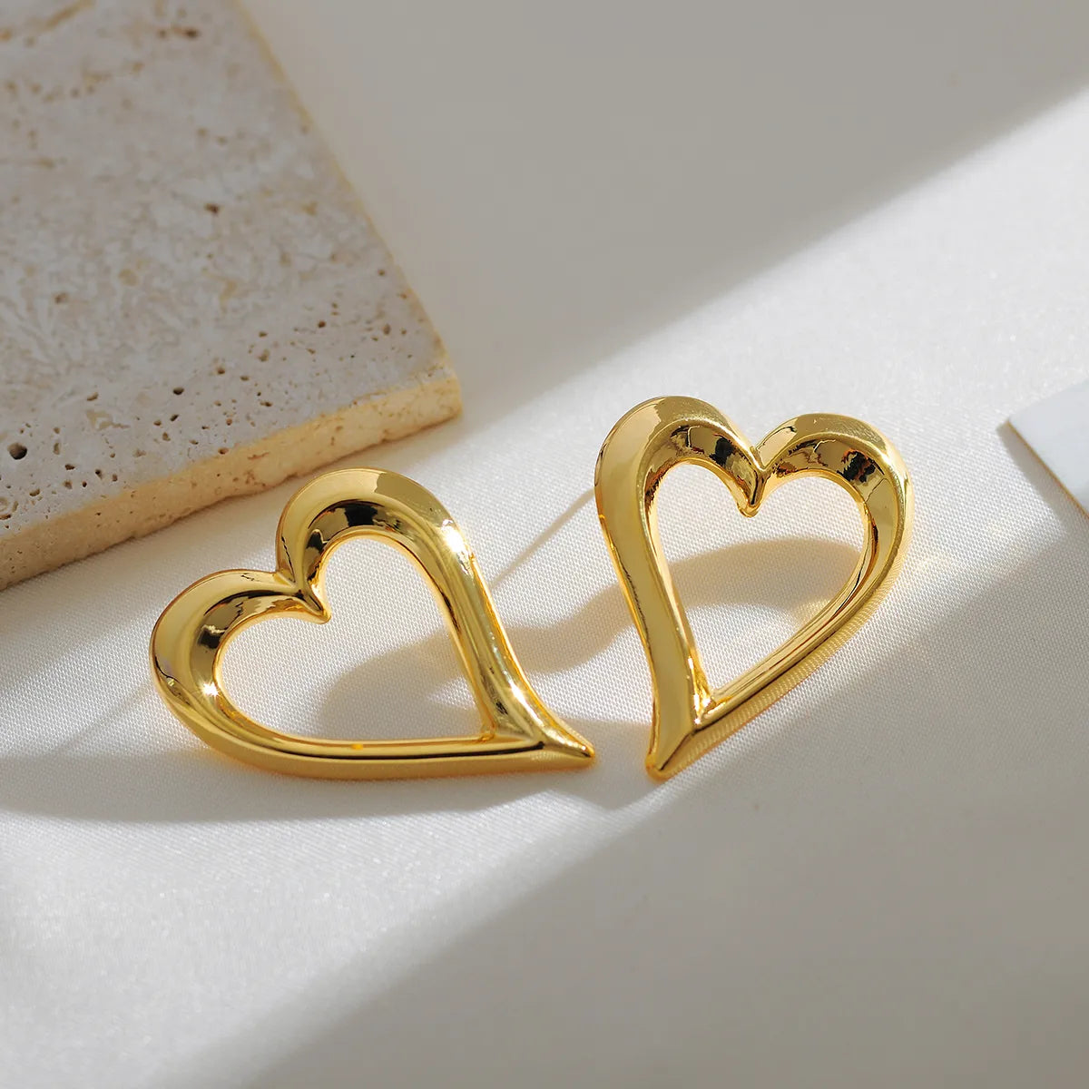 1 Pair Simple Style Classic Style Heart Shape Plating Copper 18K Gold Plated Drop Earrings