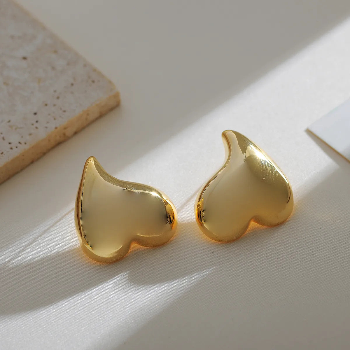 1 Pair Simple Style Classic Style Heart Shape Plating Copper 18K Gold Plated Drop Earrings