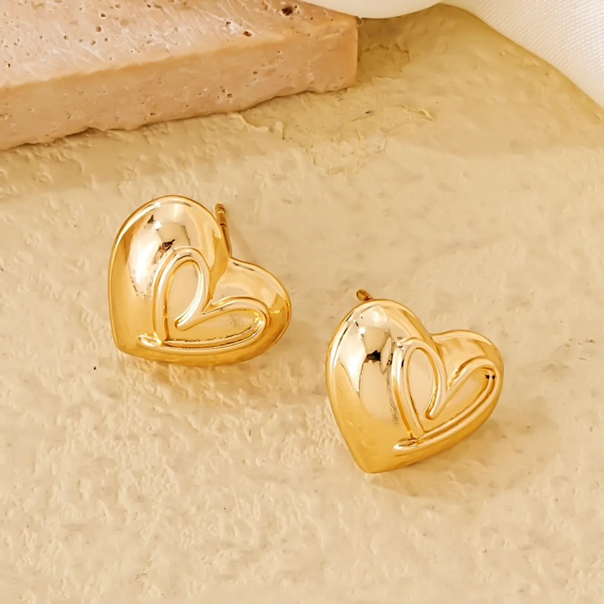 1 Pair Simple Style Classic Style Heart Shape Polishing Plating Copper Gold Plated Silver Plated Ear Studs