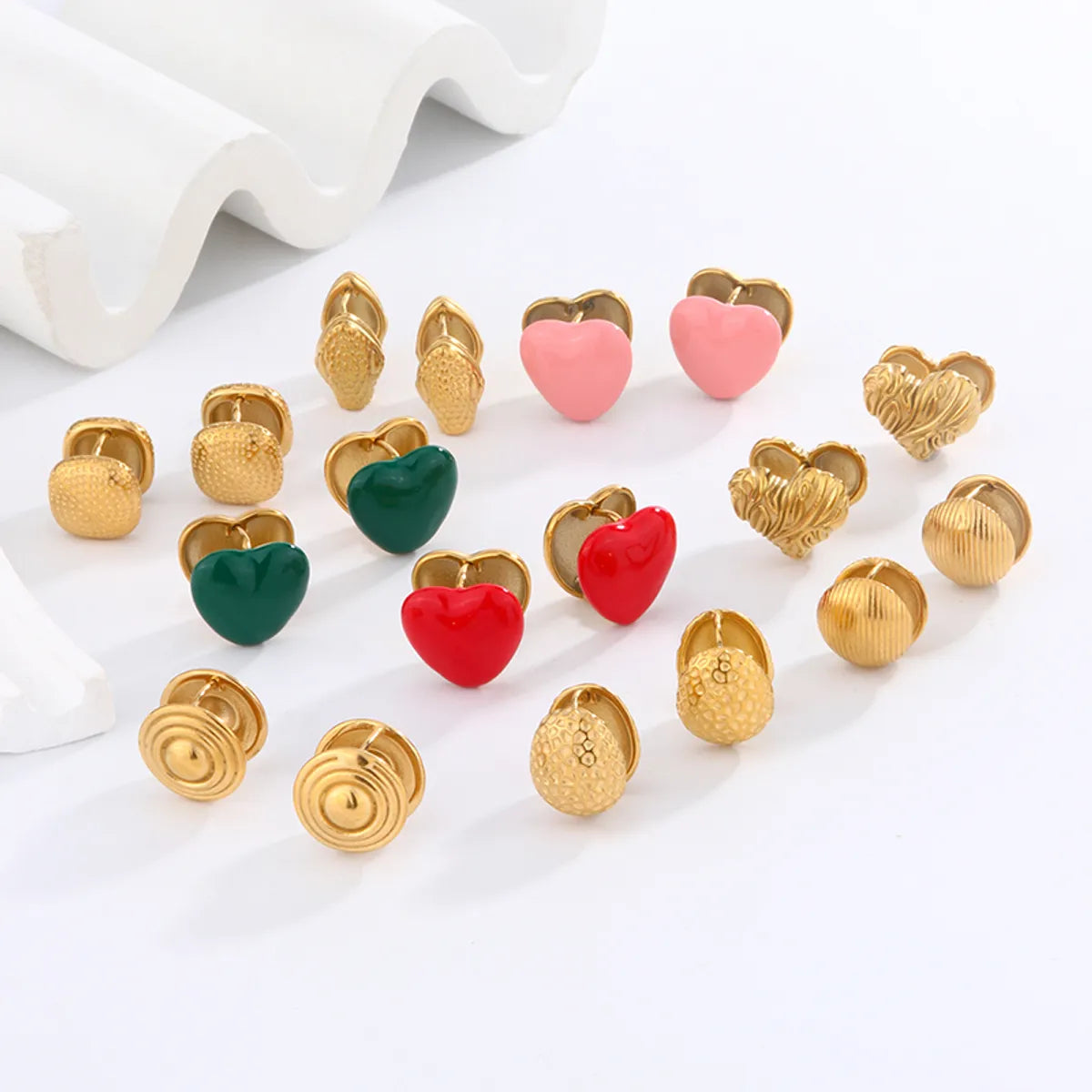 1 Pair Simple Style Classic Style Heart Shape Snake Scallop Enamel Plating Stainless Steel Titanium Steel 18K Gold Plated Ear Cuffs