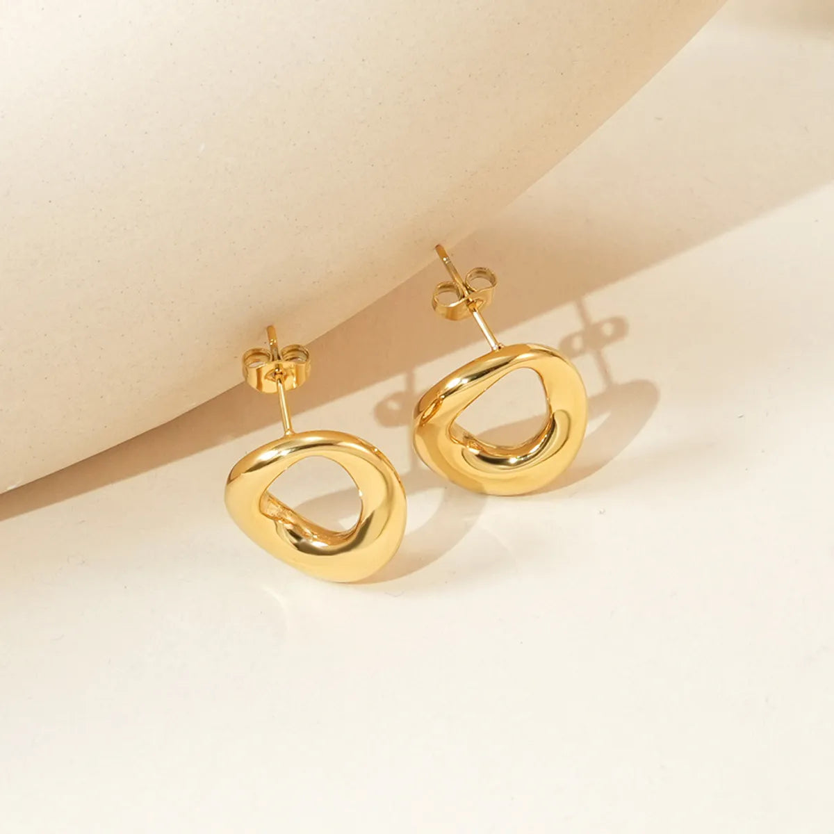 1 Pair Simple Style Classic Style Oval Polishing Hollow Out 304 Stainless Steel 14K Gold Plated Ear Studs