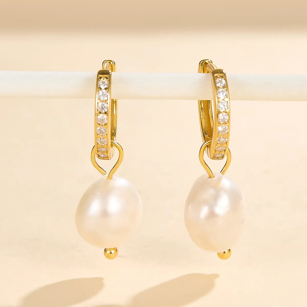 1 Pair Simple Style Classic Style Pearl Plating Inlay Freshwater Pearl Sterling Silver Freshwater Pearl Pearl Zircon White Gold Plated Gold Plated Drop Earrings