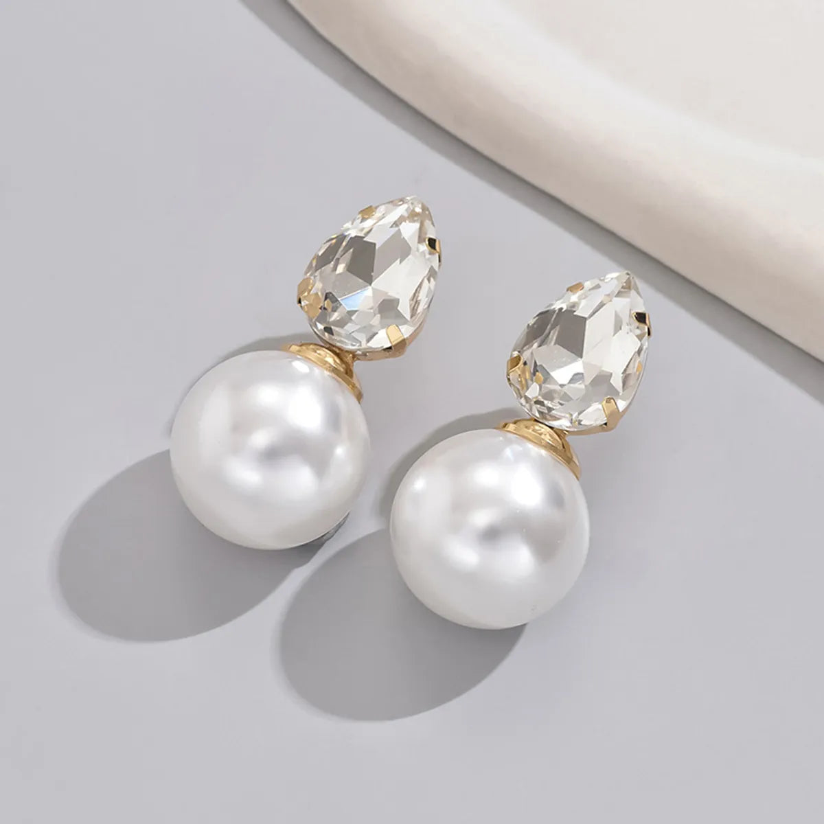 1 Pair Simple Style Classic Style Round Inlay Imitation Pearl Rhinestones Pearl Ear Studs