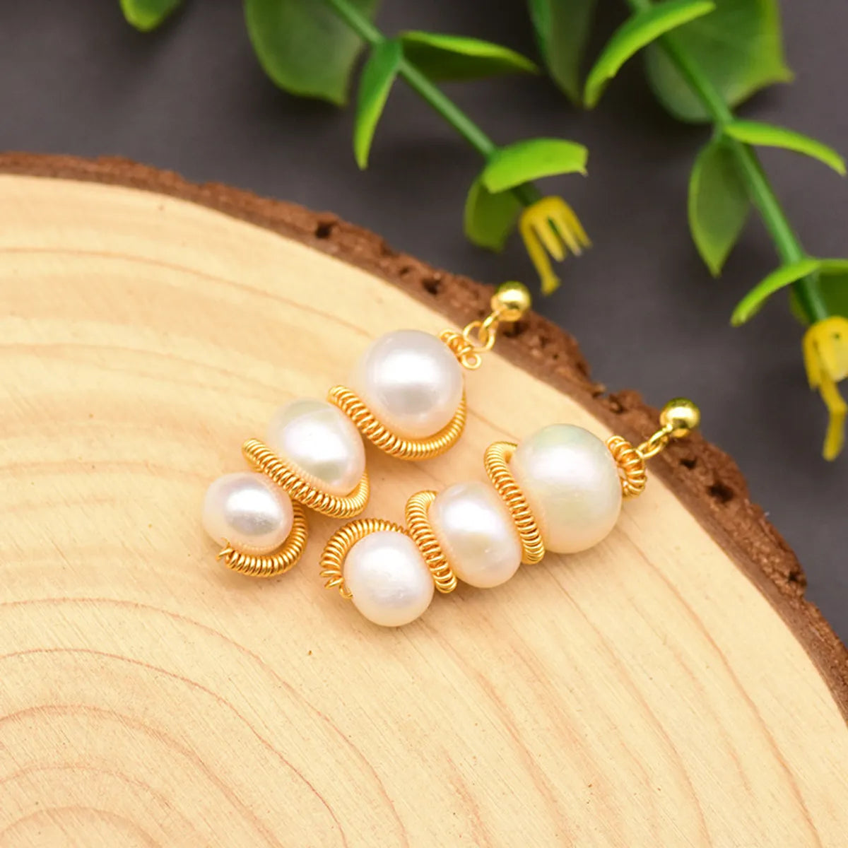 1 Pair Simple Style Classic Style Round Plating Inlay Freshwater Pearl Brass Freshwater Pearl 18k Gold Plated Drop Earrings