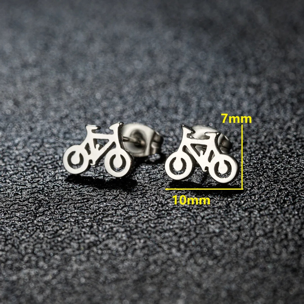 1 Pair Simple Style Classic Style Round Star Moon Hollow Out 304 Stainless Steel 18K Gold Plated Ear Studs