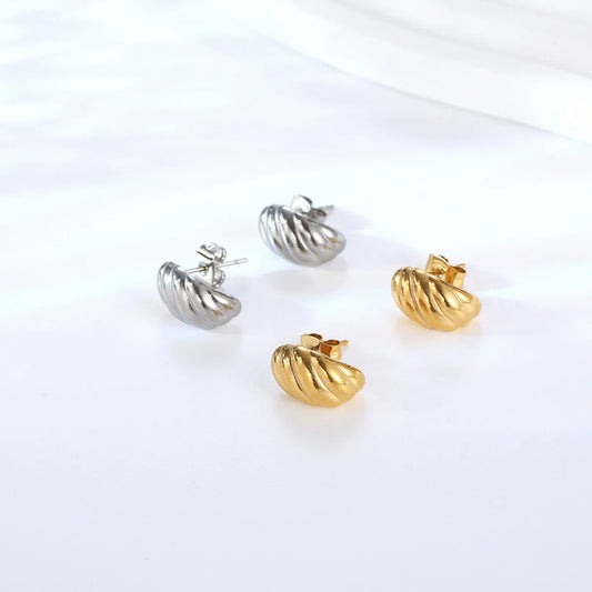 1 Pair Simple Style Classic Style Shell Plating Titanium Steel Gold Plated Ear Studs