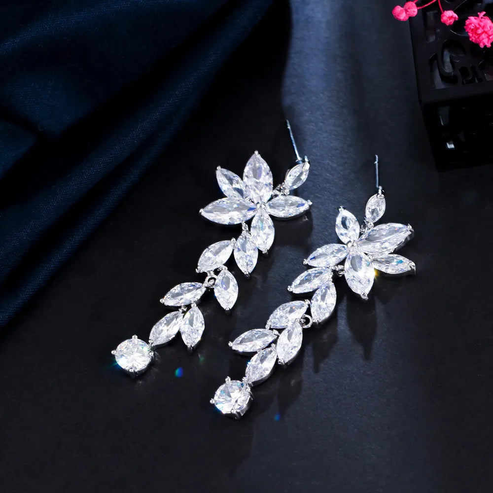 1 Pair Simple Style Classic Style Snowflake Inlay Copper Zircon Drop Earrings