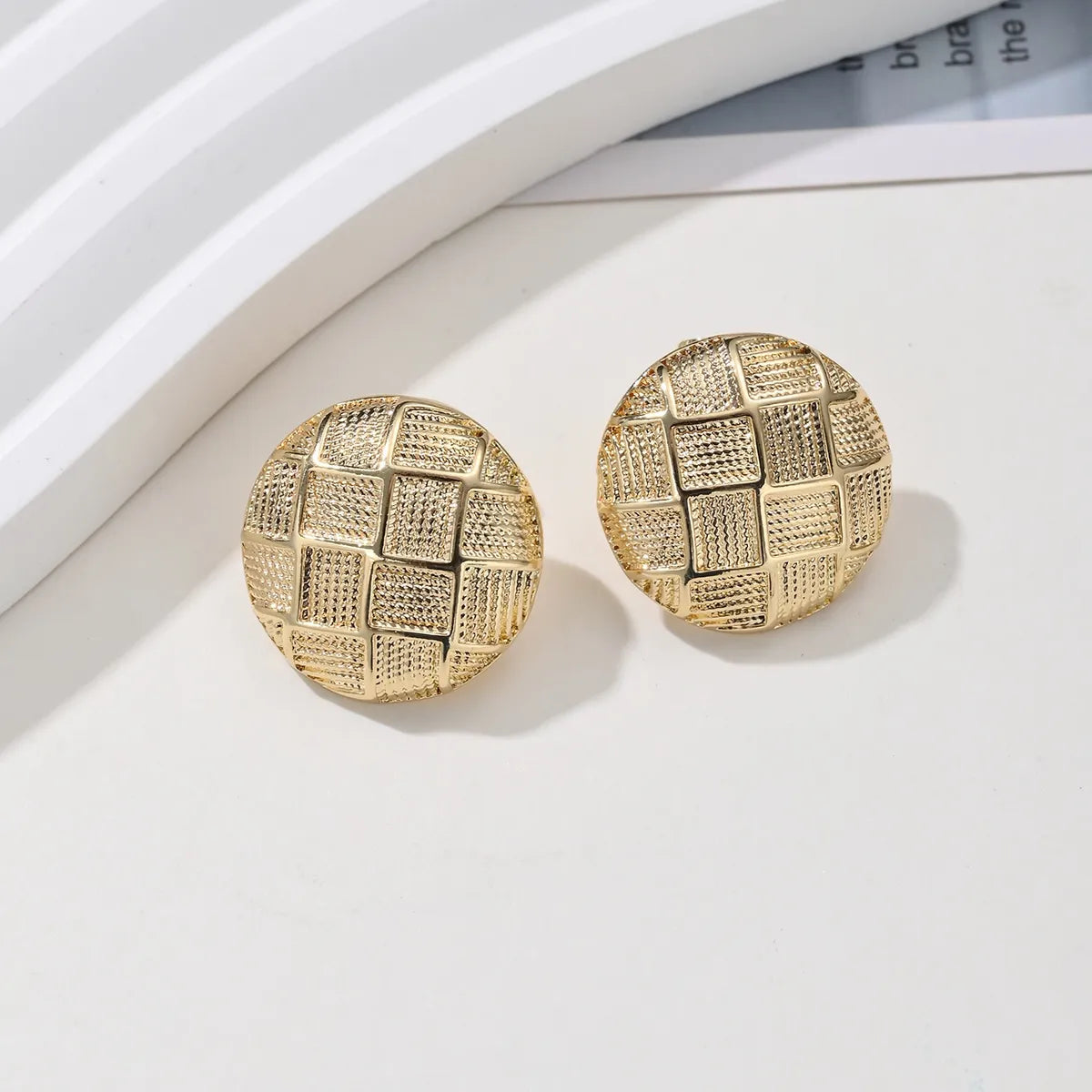 1 Pair Simple Style Classic Style Solid Color Asymmetrical Alloy Ear Studs