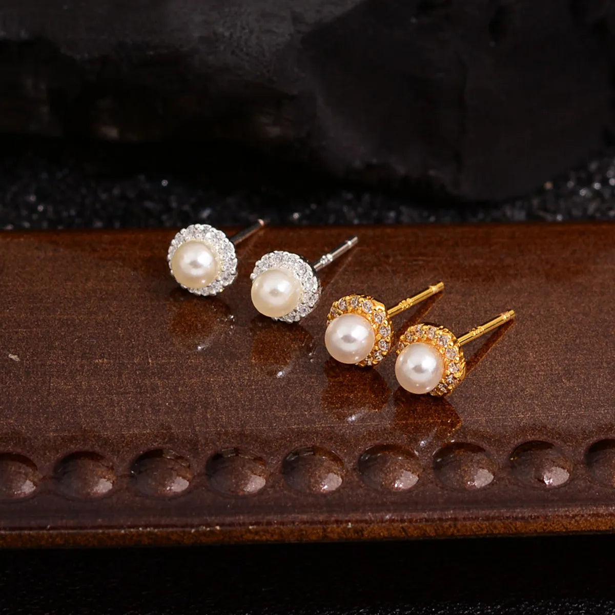 1 Pair Simple Style Classic Style Solid Color Inlay Copper Pearl Zircon Ear Studs