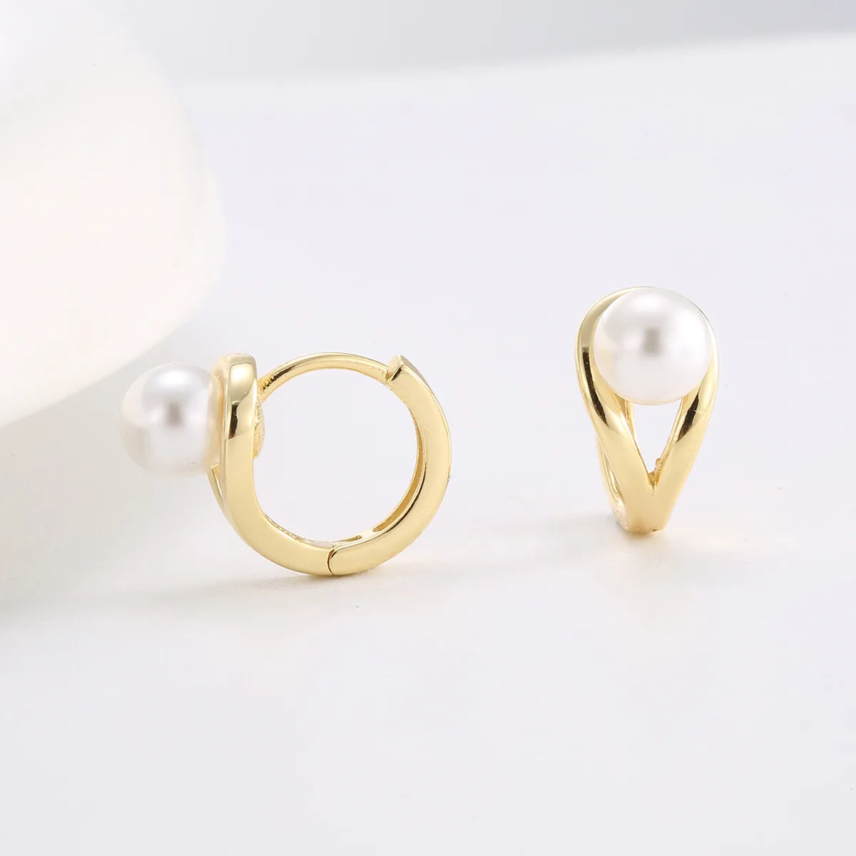 1 Pair Simple Style Classic Style Solid Color Inlay Sterling Silver Pearl Earrings