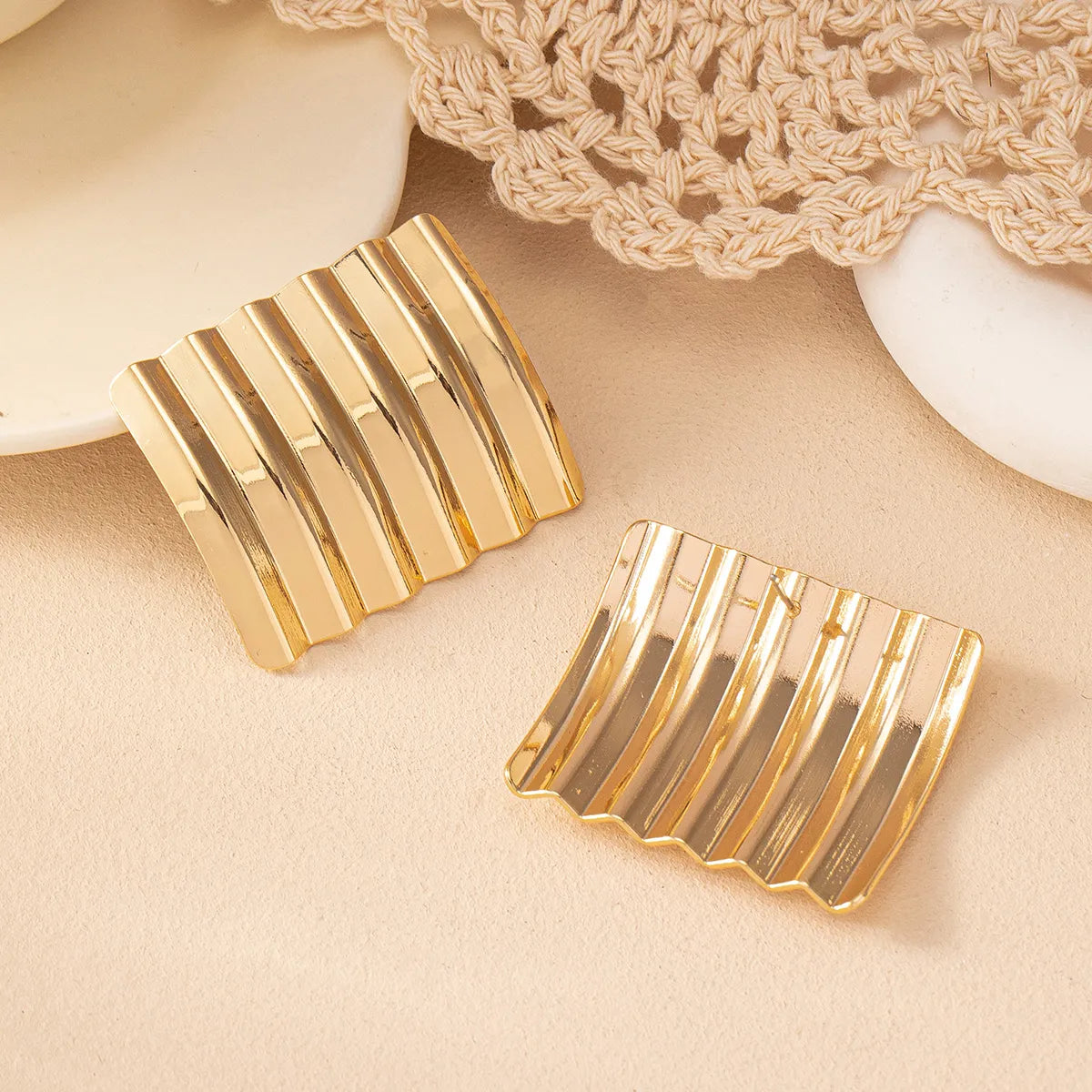 1 Pair Simple Style Classic Style Solid Color Iron Ear Studs