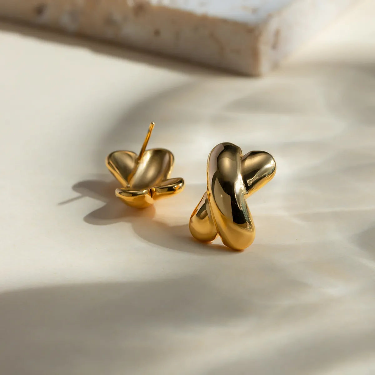 1 Pair Simple Style Classic Style Solid Color Plating 304 Stainless Steel 18K Gold Plated Ear Studs