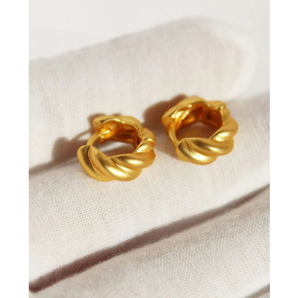 1 Pair Simple Style Classic Style Solid Color Plating Brass 24K Gold Plated Ear Studs